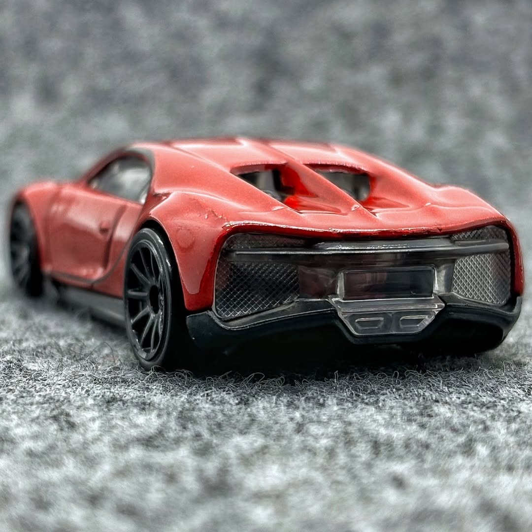HOTWHEELS- BUGATTI CHIRON