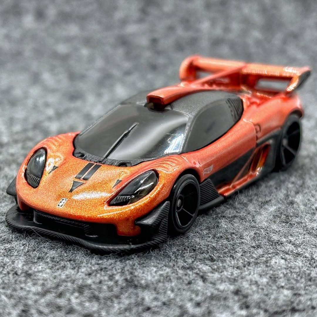 GORDON MURRAY AUTOMOTIVE T.50s - HOTWHEELS