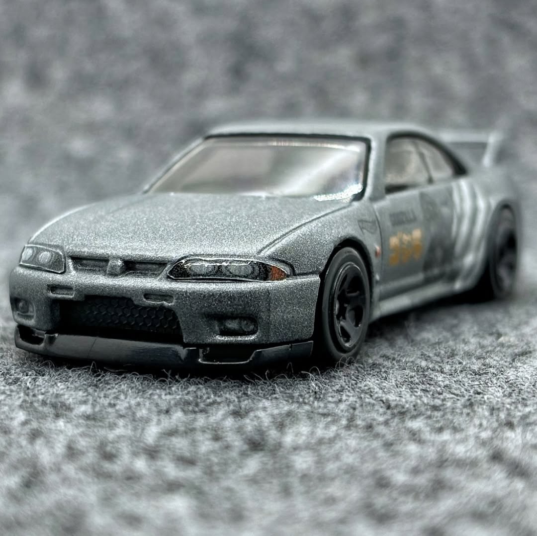 Skyline GTR R33 Godzilla- HOTWHEELS