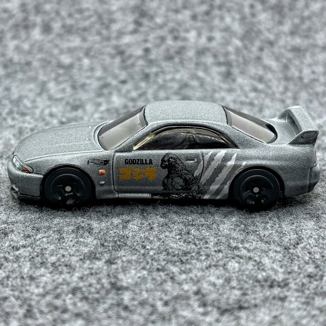 Skyline GTR R33 Godzilla- HOTWHEELS